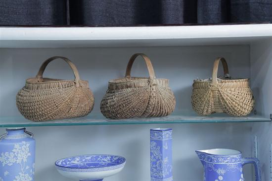 THREE MINIATURE BUTTOCKS BASKETS.