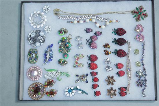 GROUP OF COSTUME JEWELRY All rhinestones  123a69