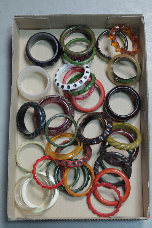 THIRTY FIVE BRACELETS Some bakelite 123a9f