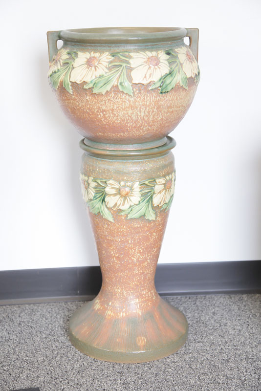 ROSEVILLE JARDINIERE AND PEDESTAL. In