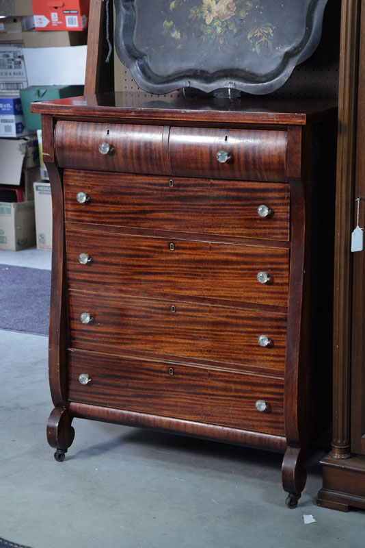 CHEST OF DRAWERS. Mahogany and