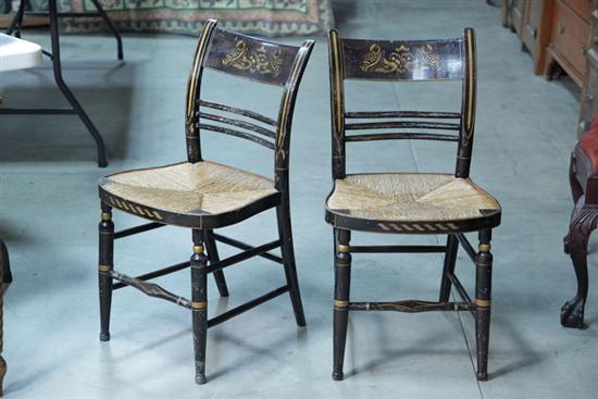 PAIR OF SIDECHAIRS Black and grain 123b5d