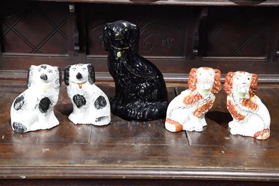 FIVE CERAMIC SPANIELS Two pair 123ce5