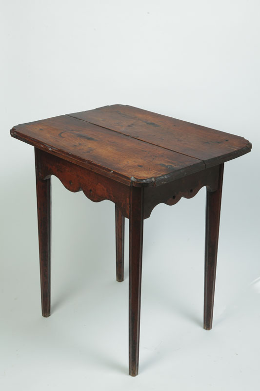 CHIPPENDALE TEA TABLE Possibly 1228d8