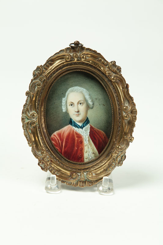 MINIATURE ON IVORY OF A GENTLEMAN  122b7f