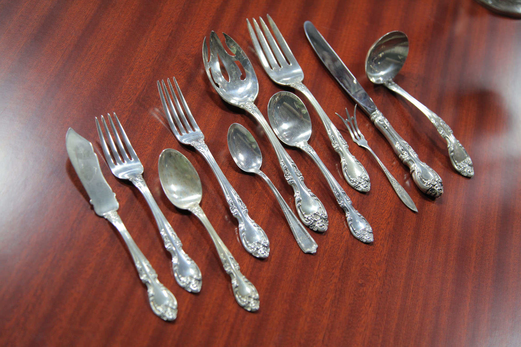 SET OF GORHAM STERLING SILVER FLATWARE.