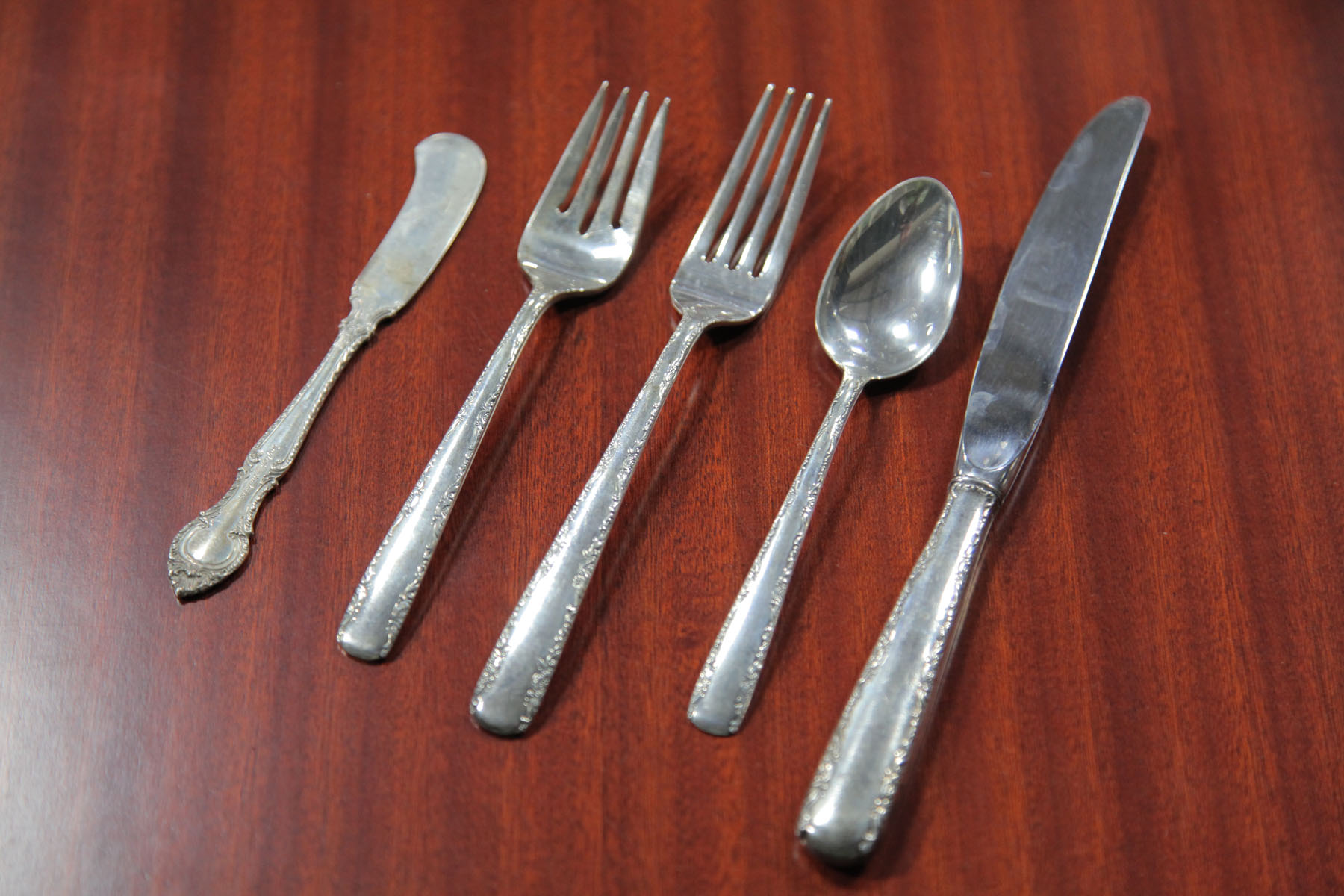 SET OF GORHAM STERLING SILVER FLATWARE.