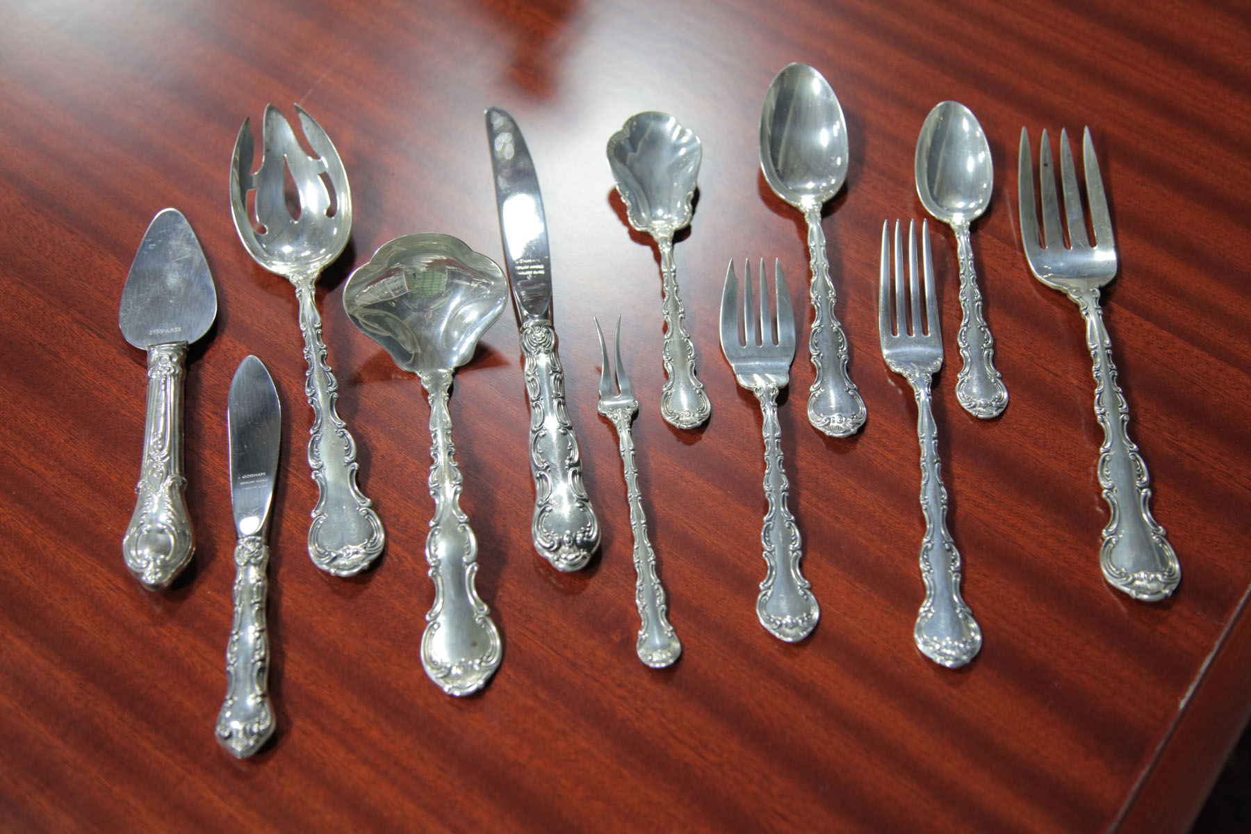 SET OF GORHAM STERLING SILVER FLATWARE  122d8f