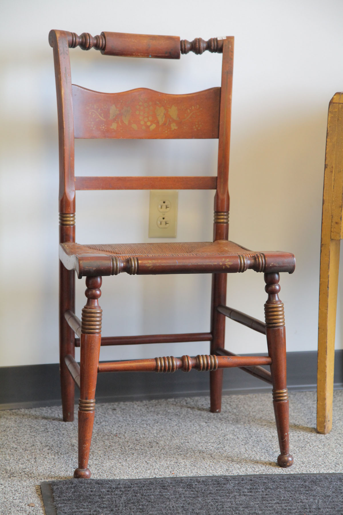 FOUR SIDE CHAIRS American mid 122e33