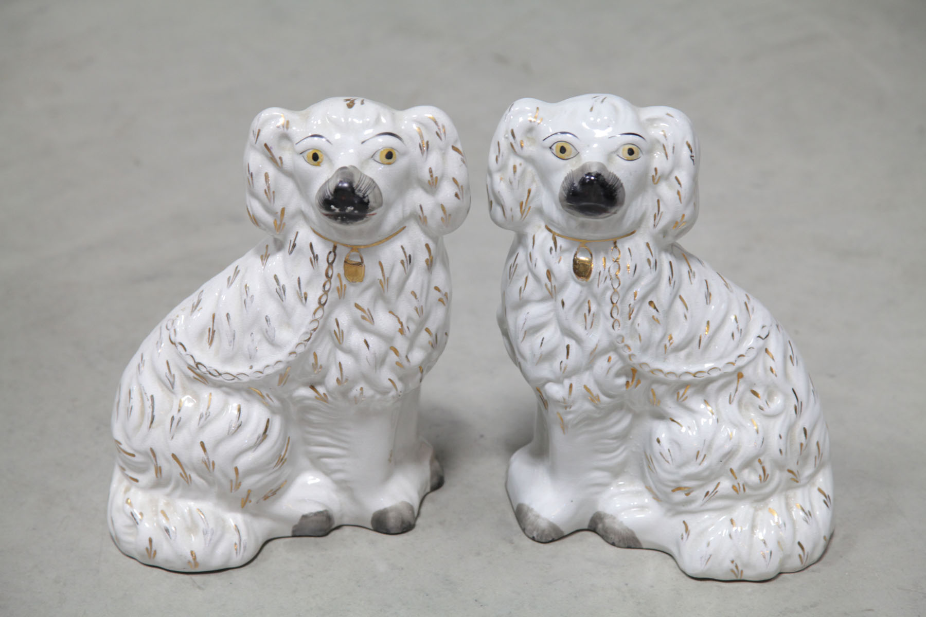 PAIR OF STAFFORDSHIRE DOGS English 122e43