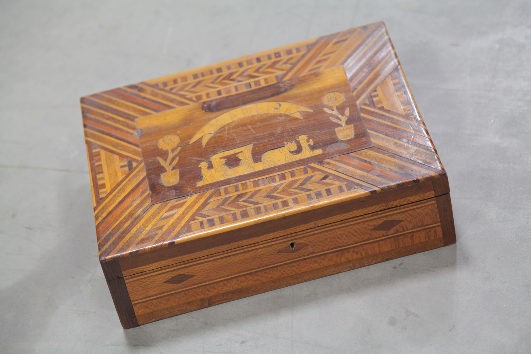 INLAID SEWING BOX American early 122ea0