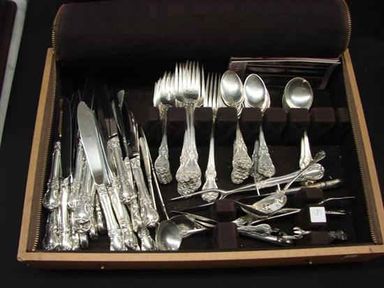 SET OF TOWLE STERLING SILVER FLATWARE  122faf