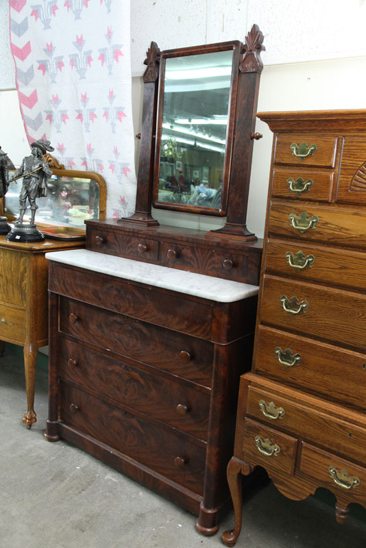 DRESSER WITH MIRROR. Flame grain mahogany