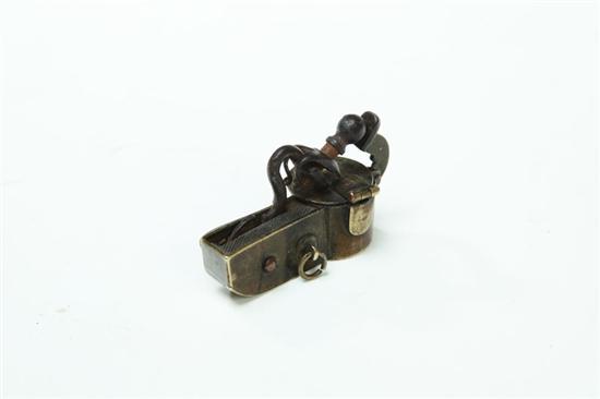 MINIATURE TINDER LIGHTER England 123245