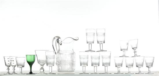 EIGHTEEN PIECES OF GLASSWARE  12338d