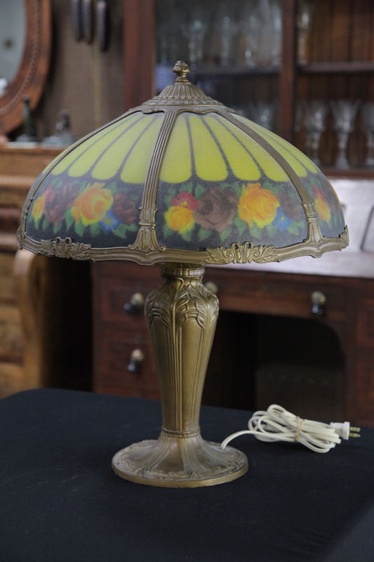 TABLE LAMP Brass urn form base 12340c