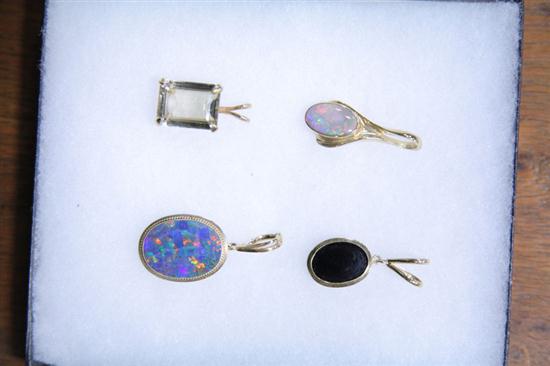 FOUR PENDANTS Two with opals  123479