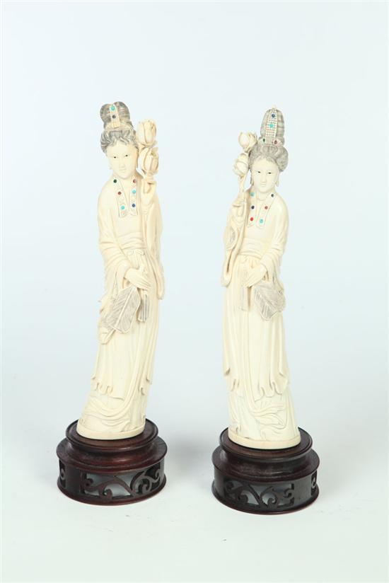 TWO CARVED IVORY WOMEN China 12354d