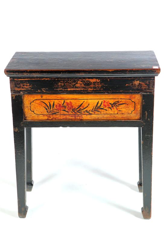 DECORATED SIDE TABLE Mongolia 123554