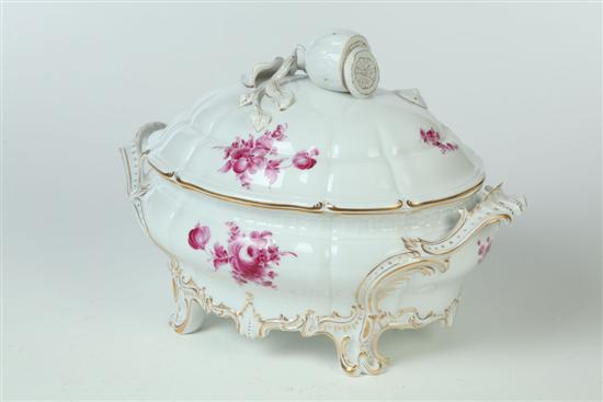 NYMPHENBURG TUREEN.  Germany  early