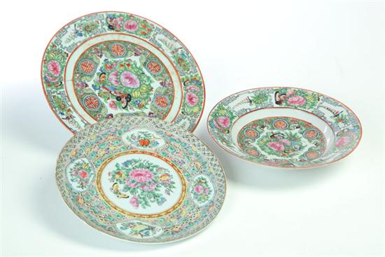 THREE ROSE CANTON PLATES China 1235fa