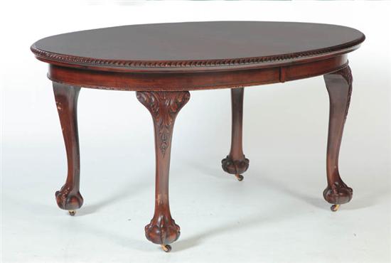 CHIPPENDALE STYLE DINING TABLE  1236e9