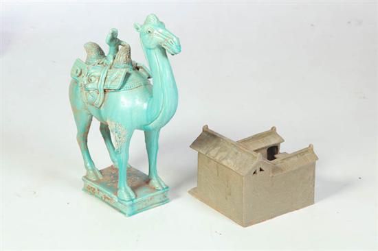 TWO CERAMIC PIECES Asian 20th 123711