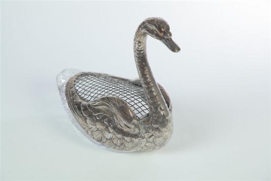 SILVER AND GLASS SWAN CENTERPIECE.