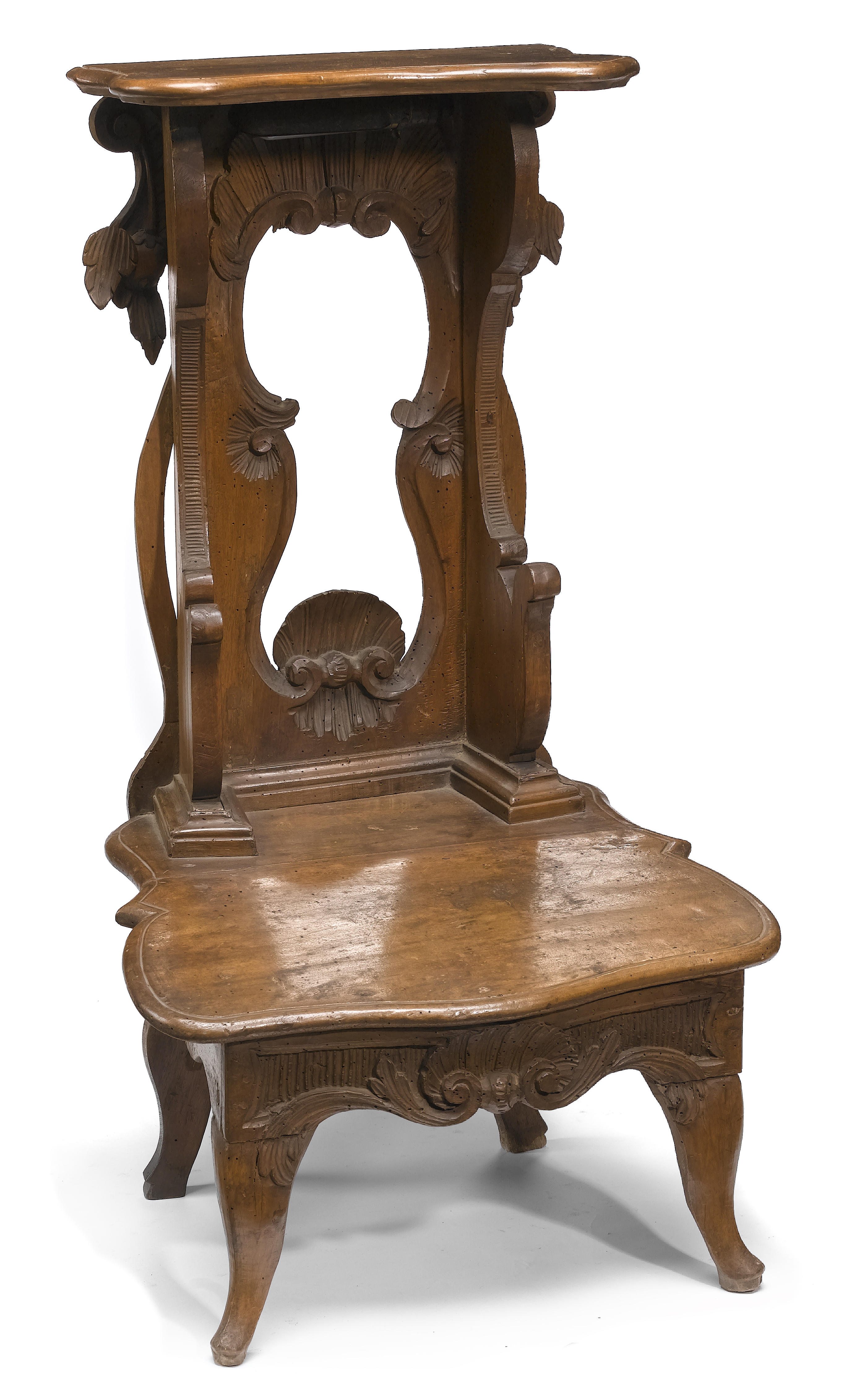 An Italian Rococo walnut prie dieu 129191