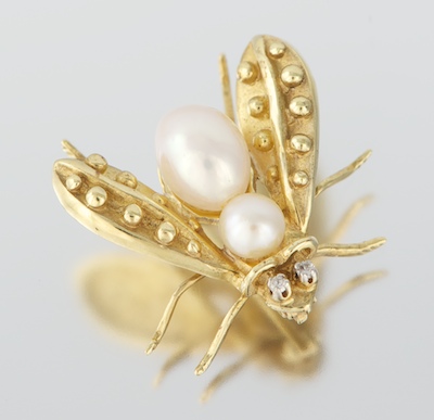 A Ladies' 18k Gold and Pearl Fly