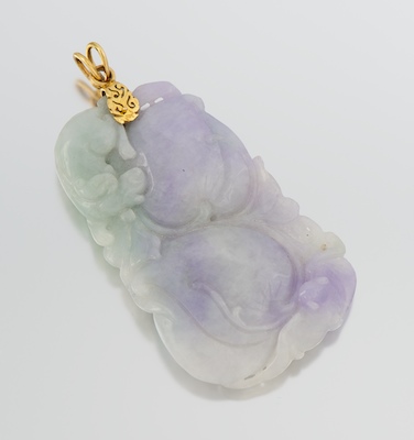 A Chinese Carved Jadeite Pendant 1324c9