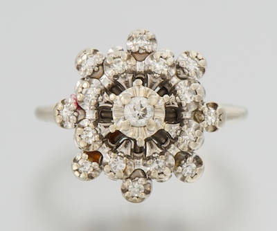 A Ladies Diamond Cluster Ring 1324d6