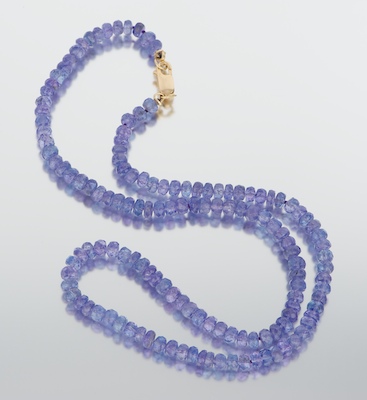 A Ladies' Tanzanite Bead Necklace