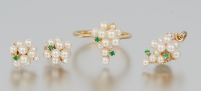 A Ladies Cluster Pearl Emerald 13250e