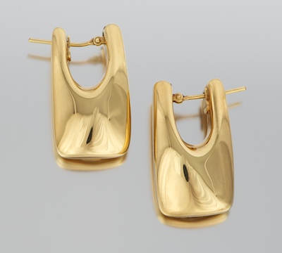 A Ladies 18k Gold Pendant Earrings 13251c