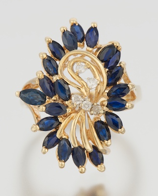 A Ladies Sapphire Cluster Ring 13251b