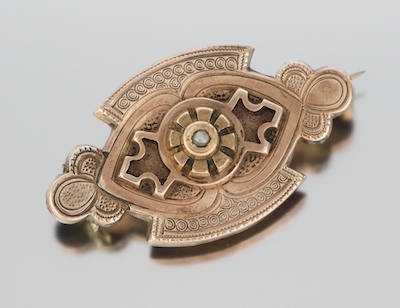 A Victorian Gold Brooch ca. 1850 10k