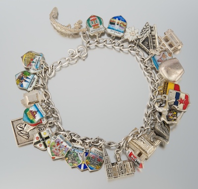 A Sterling Silver Charm Bracelet 132562