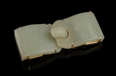 A Carved Jade Buckle Set as a Brooch Pendant 1325d7