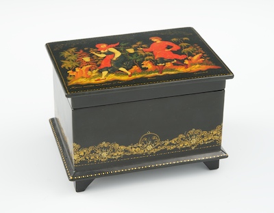 A Russian Lacquer Decorative Box 1326cc