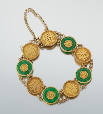 A Chinese 20k Gold and Jadeite Bracelet