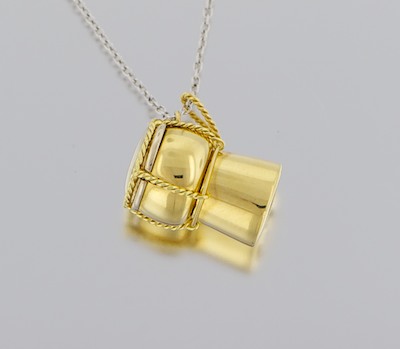 A Roberto Coin Gold Pendant on 1329e0