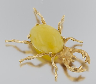 A Yellow Jade and Gold Beetle Brooch 132a49