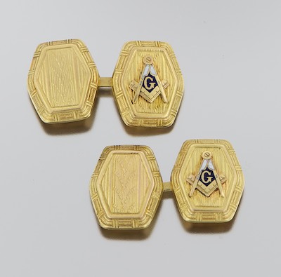 A Pair of Masonic Design Cufflinks 132a56
