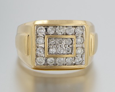 A Gentleman s Diamond Cluster Ring 132a5f