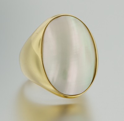 A Large Mabe Pearl Ring 14k yellow 132a78