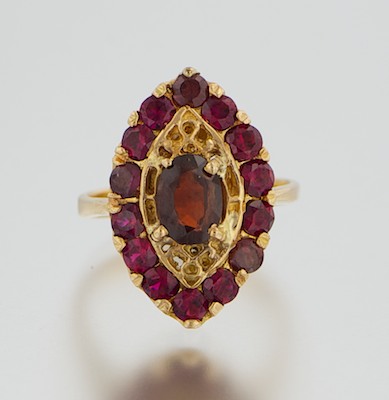 An 18k Gold and Garnet Ring 18k 132aa9