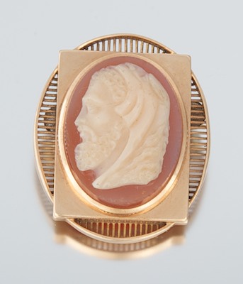 A Carved Hardstone Cameo in Gold 132abc