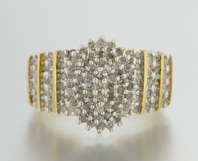 A Ladies Diamond Cluster Ring 132b19