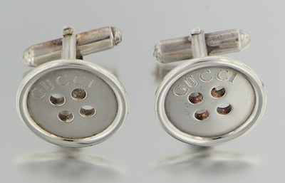 A Pair of Gucci Button Cufflinks 132b2a